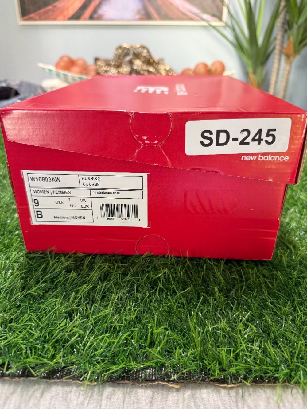 Women's Size 9 Med width New Balance 1080 sneakers Brand New In The Box